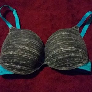 32DD Victoria Secret Bra